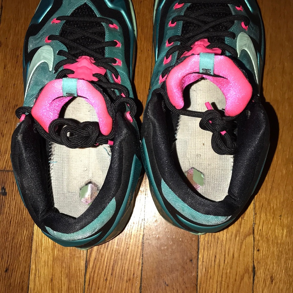✨Lebron 11’s “South Beach” Size: 11.5✨ - Picture 5 of 7